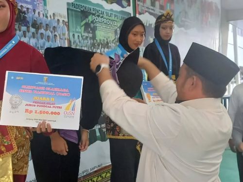 Bandarlampung meraih dua emas pada O2SN Pencak Silat Provinsi Lampung 2025