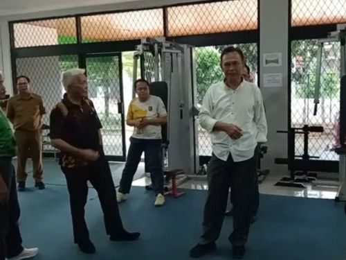 Ketua KONI Provinsi Lampung Tinjau Ruangan Kantor dan Fasilitas Fitness