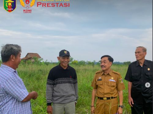 Survei lokasi penanaman pohon KONI Provinsi Lampung bersama pengurus cabang olahraga